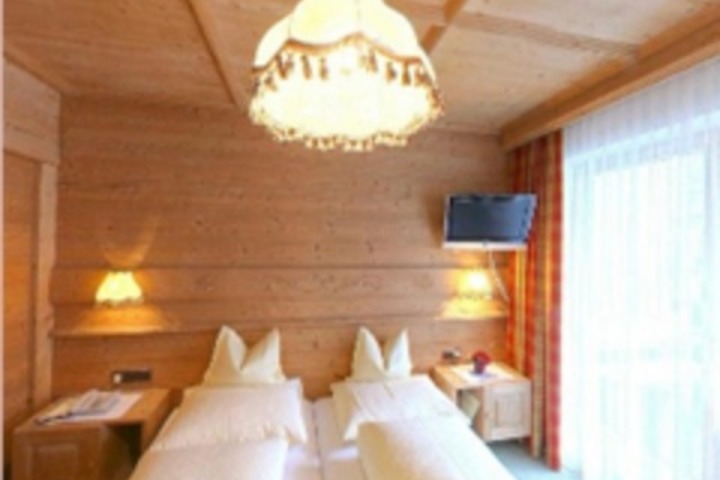 Ski Hotel In St Anton 10 Bedrooms WiFi Childcare Available Airport