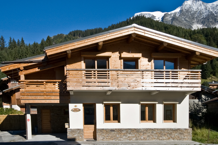 Ski Chalet in Les Contamines, 4 bedrooms, Log fire, Wi-Fi, Parking ...