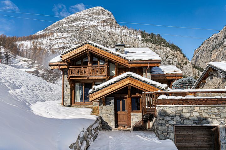 Ski Chalet In Val D'Isere, 5 Bedrooms, Sauna, Wi-Fi, Heated Boot Room ...